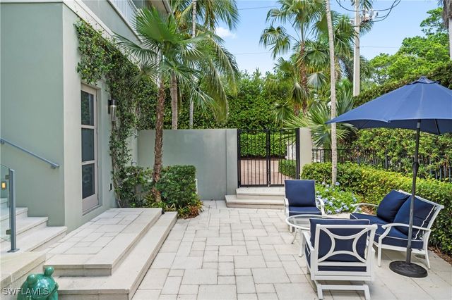 12 6th ST S, Naples, FL 34102