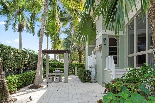 12 6th ST S, Naples, FL 34102