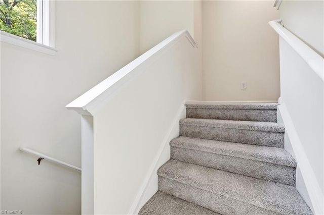 122 Maplewood Avenue, Thomasville, NC 27360