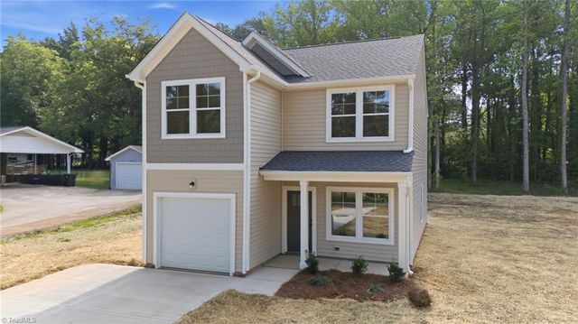122 Maplewood Avenue, Thomasville, NC 27360