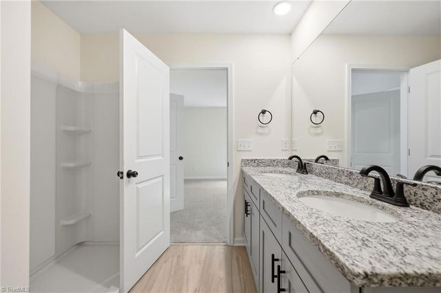 122 Maplewood Avenue, Thomasville, NC 27360