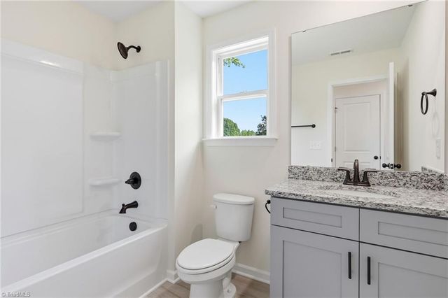 122 Maplewood Avenue, Thomasville, NC 27360