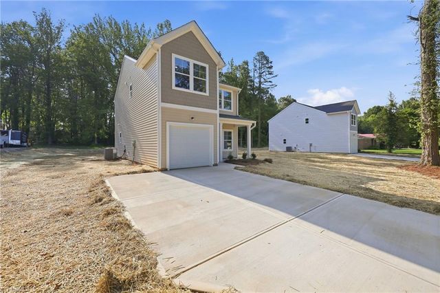 122 Maplewood Avenue, Thomasville, NC 27360