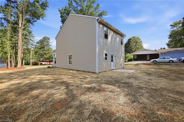 122 Maplewood Avenue, Thomasville, NC 27360