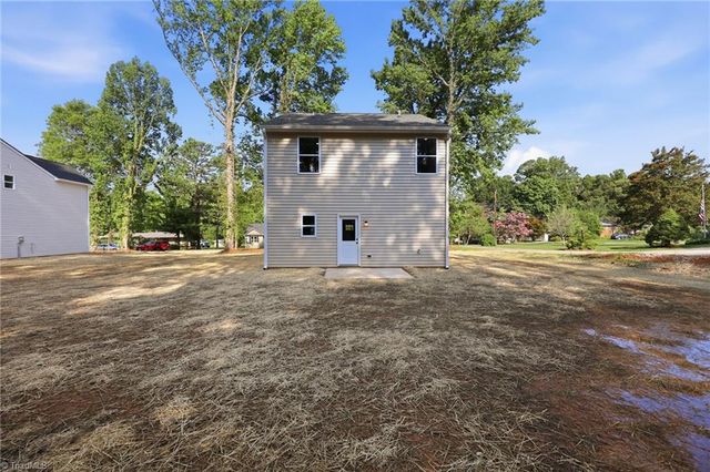 122 Maplewood Avenue, Thomasville, NC 27360
