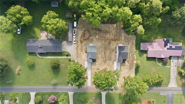 122 Maplewood Avenue, Thomasville, NC 27360