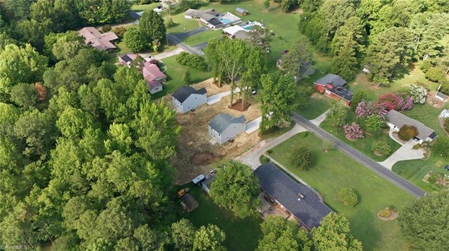 122 Maplewood Avenue, Thomasville, NC 27360