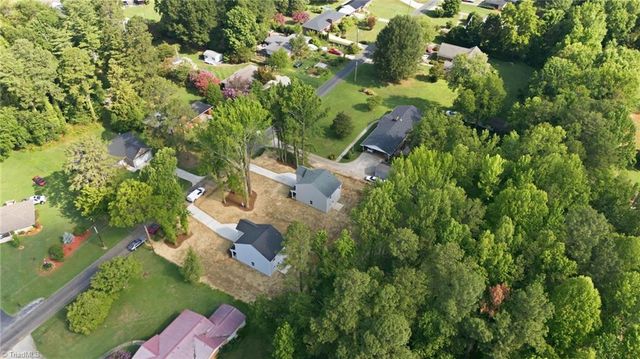 122 Maplewood Avenue, Thomasville, NC 27360