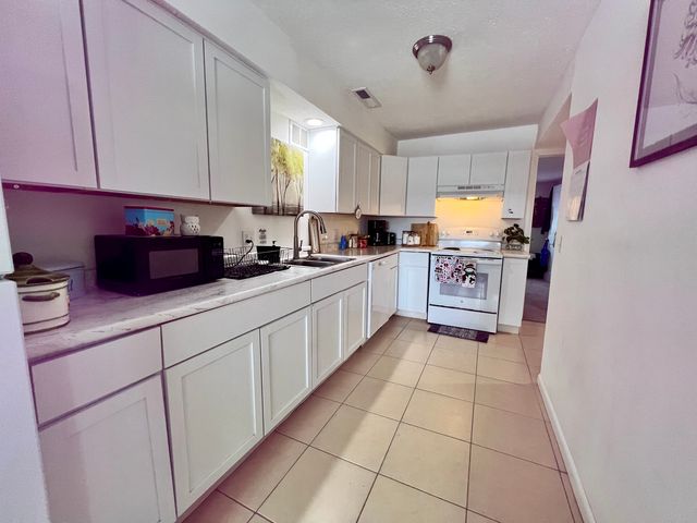 308 Low Street, Bloomington, IL 61701