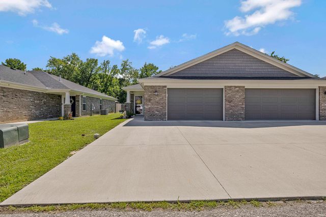 5321 Dauby Unit B Drive, Evansville, IN 47710