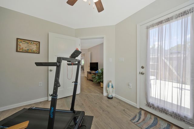 5321 Dauby Unit B Drive, Evansville, IN 47710