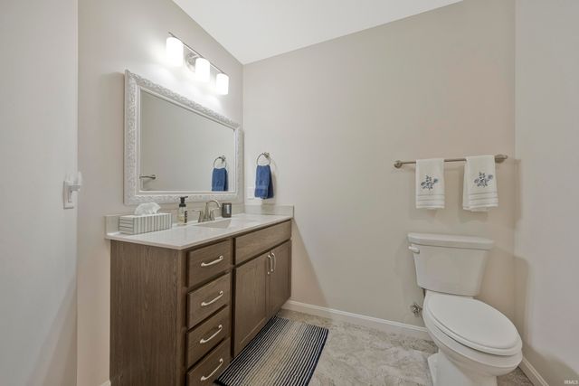 5321 Dauby Unit B Drive, Evansville, IN 47710