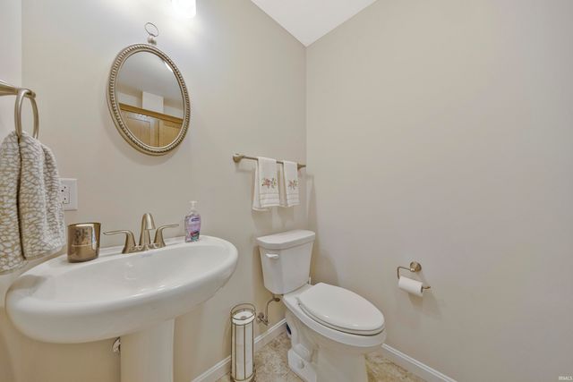 5321 Dauby Unit B Drive, Evansville, IN 47710