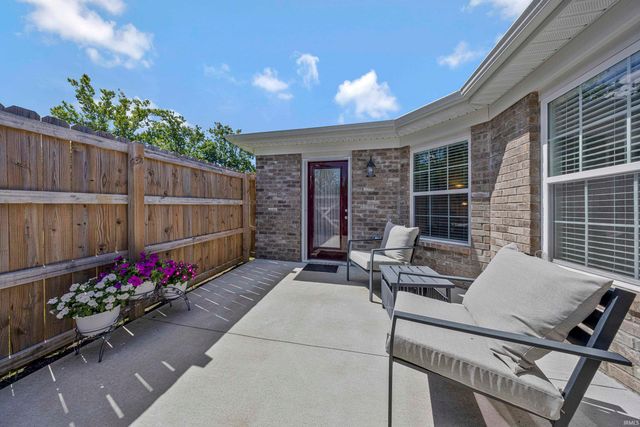 5321 Dauby Unit B Drive, Evansville, IN 47710