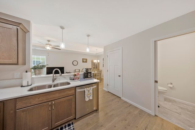 5321 Dauby Unit B Drive, Evansville, IN 47710