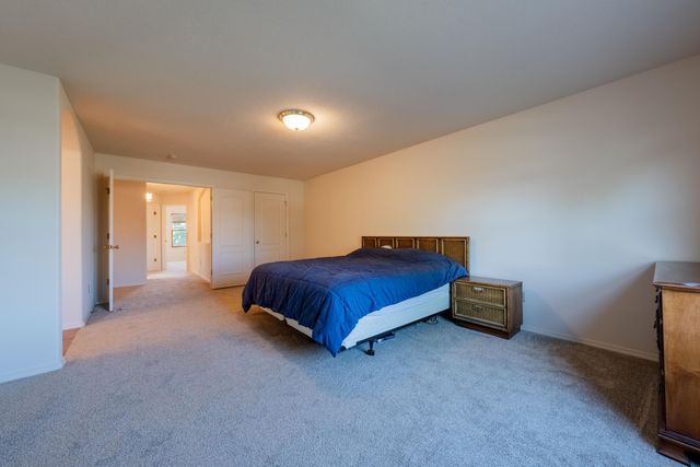 9232 Bluewood Lane NE, Albuquerque, NM 87122