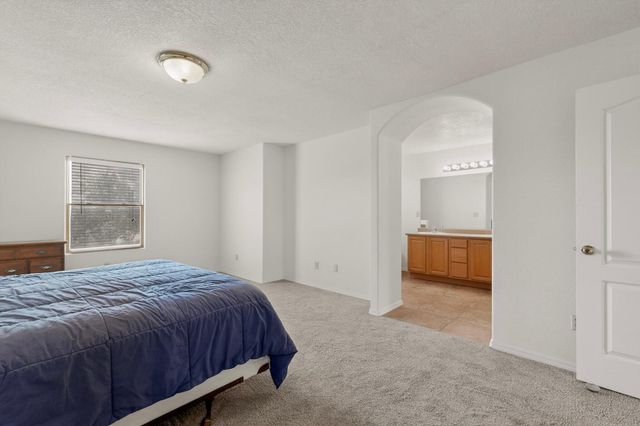 9232 Bluewood Lane NE, Albuquerque, NM 87122