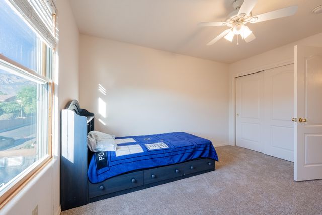 9232 Bluewood Lane NE, Albuquerque, NM 87122