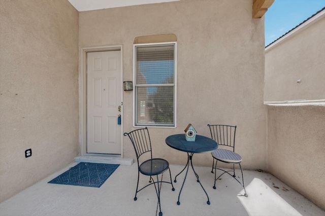 9232 Bluewood Lane NE, Albuquerque, NM 87122