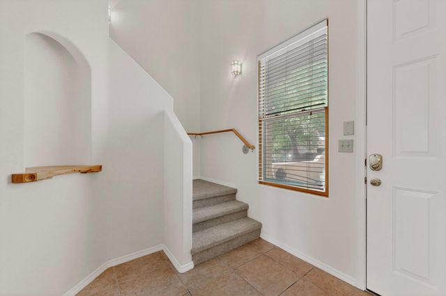 9232 Bluewood Lane NE, Albuquerque, NM 87122