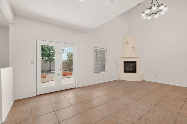 9232 Bluewood Lane NE, Albuquerque, NM 87122