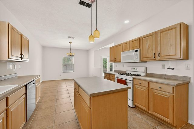 9232 Bluewood Lane NE, Albuquerque, NM 87122