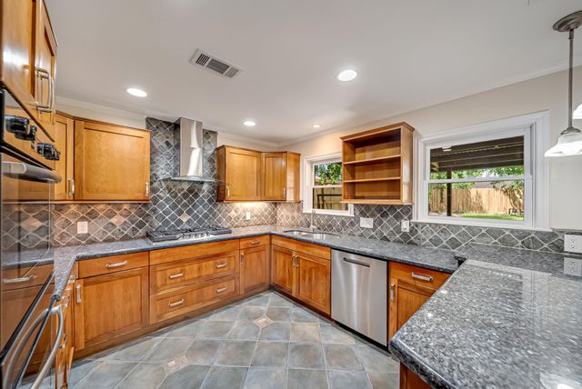 4127 Hill Oak Drive, Houston, TX 77092
