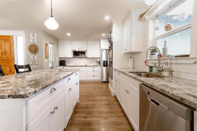 405 Deerfoot Circle, Round Rock, TX 78664