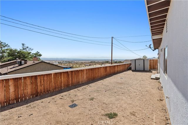 23859 South Road, Apple Valley, CA 92307
