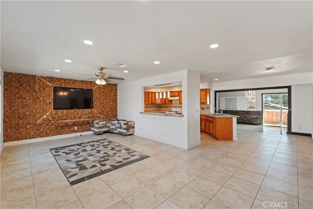 23859 South Road, Apple Valley, CA 92307