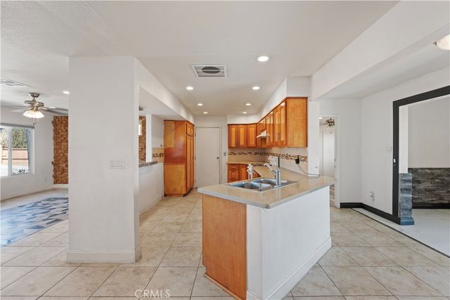 23859 South Road, Apple Valley, CA 92307