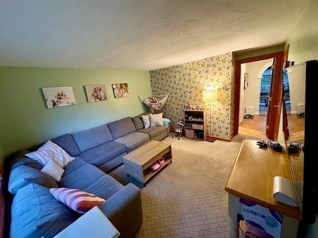 150 Rochdale St, Auburn, MA 01501