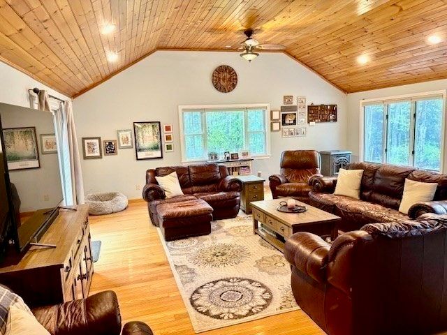 150 Rochdale St, Auburn, MA 01501