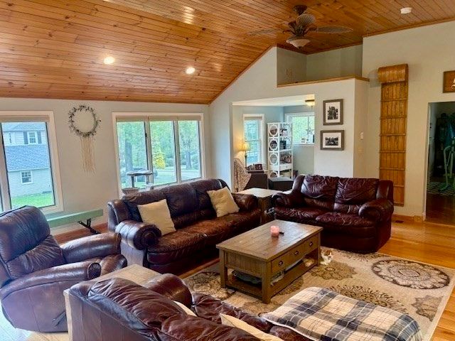 150 Rochdale St, Auburn, MA 01501