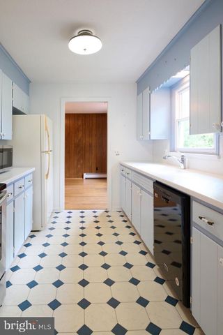 1035 OAK RIDGE AVE, State College, PA 16801