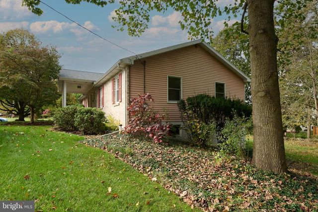 1035 OAK RIDGE AVE, State College, PA 16801