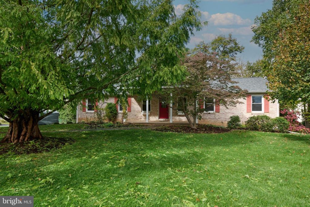 1035 OAK RIDGE AVE, State College, PA 16801