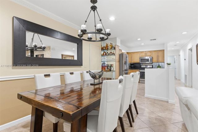 2485 NE 214th St, Miami, FL 33180