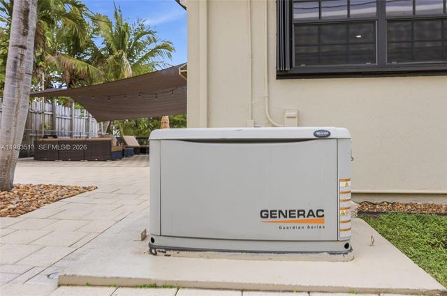 2485 NE 214th St, Miami, FL 33180