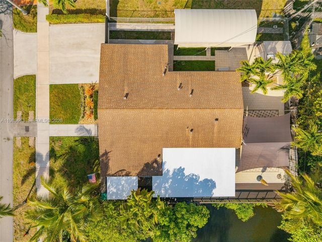 2485 NE 214th St, Miami, FL 33180