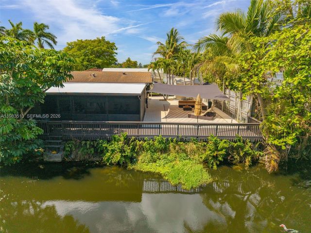 2485 NE 214th St, Miami, FL 33180