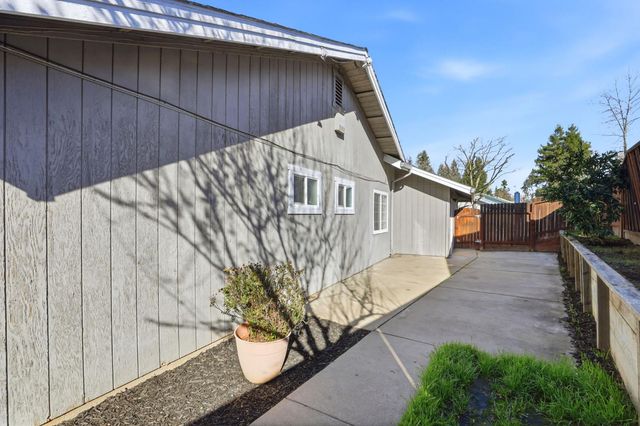 7433 Widener Way, Sacramento, CA 95842