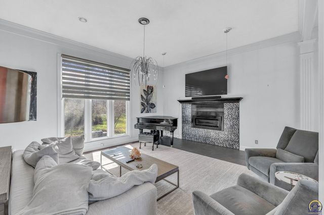 7433 SW Falcon ST, Topeka, KS 66610