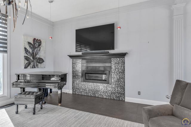 7433 SW Falcon ST, Topeka, KS 66610