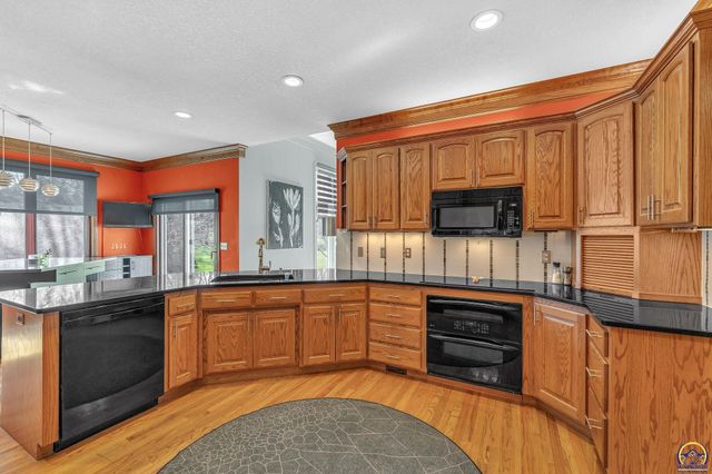 7433 SW Falcon ST, Topeka, KS 66610