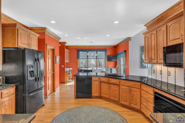 7433 SW Falcon ST, Topeka, KS 66610