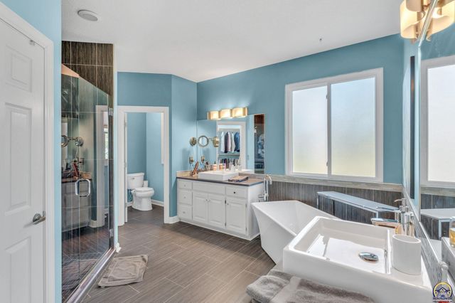 7433 SW Falcon ST, Topeka, KS 66610