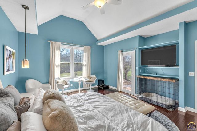 7433 SW Falcon ST, Topeka, KS 66610