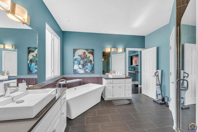 7433 SW Falcon ST, Topeka, KS 66610