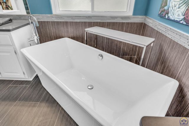 7433 SW Falcon ST, Topeka, KS 66610